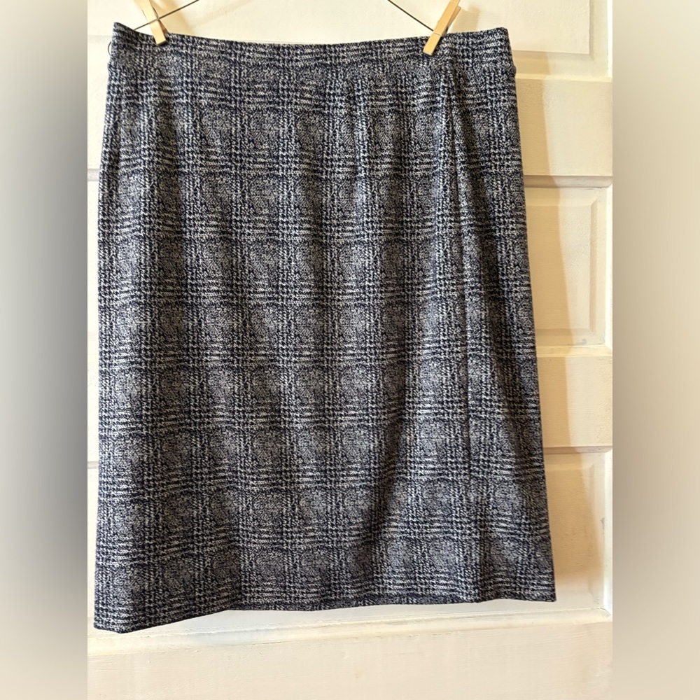 Classic Navy and White Plaid Skirt